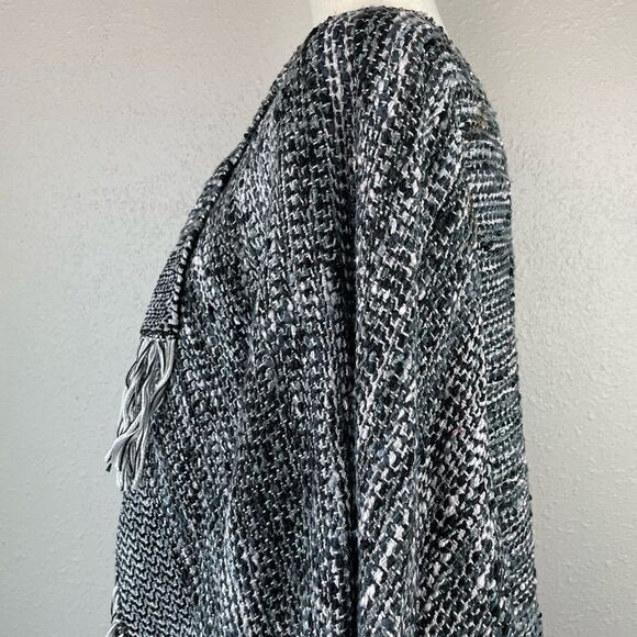 Poncho Style Wrap EUC - Picture 3 of 6
